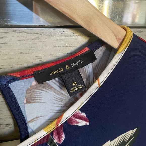 Jennie & Marliss Tropical Top - Picture 3 of 15